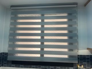 Estor Enrollable Gris - D&N