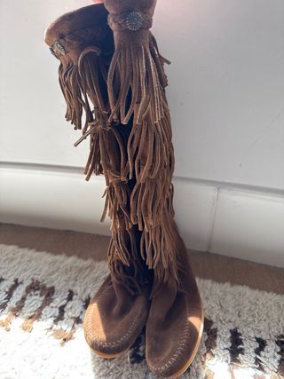 Botas Marrón flecos ante minnetonka