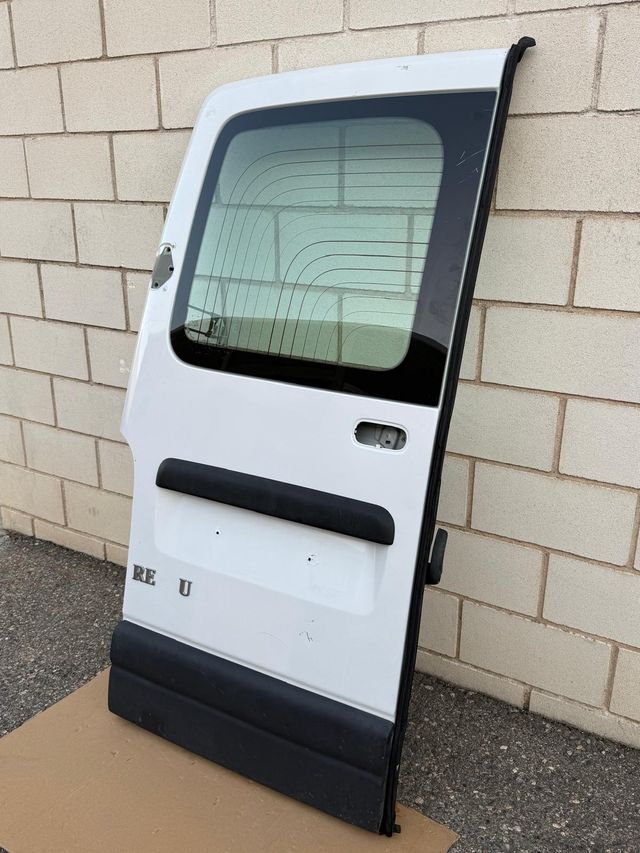 Puerta trasera izquierda Renault Master 2