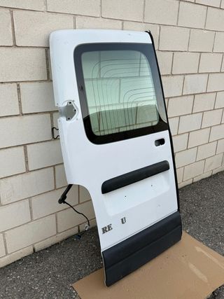 Puerta trasera izquierda Renault Master 2