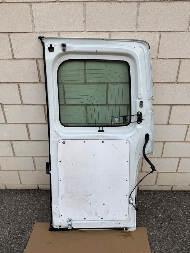 Puerta trasera izquierda Renault Master 2
