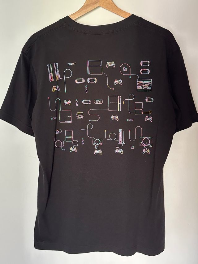 Camiseta Uniqlo PlayStation 
