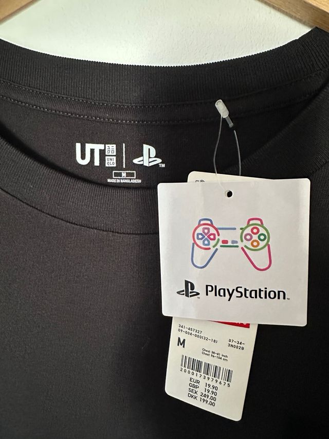 Camiseta Uniqlo PlayStation 