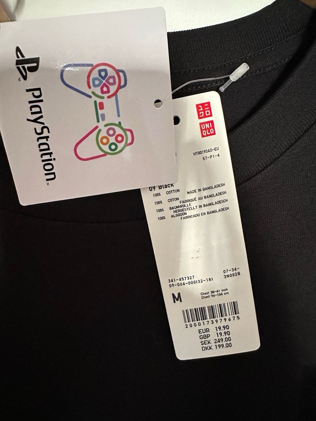 Camiseta Uniqlo PlayStation 