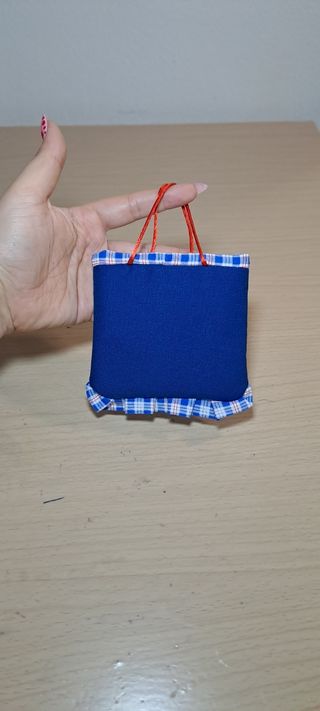 Bolso azul marino acolchado