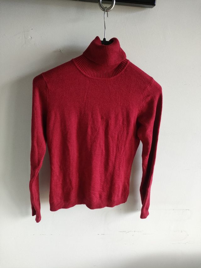 Maglione rosso dolcevita