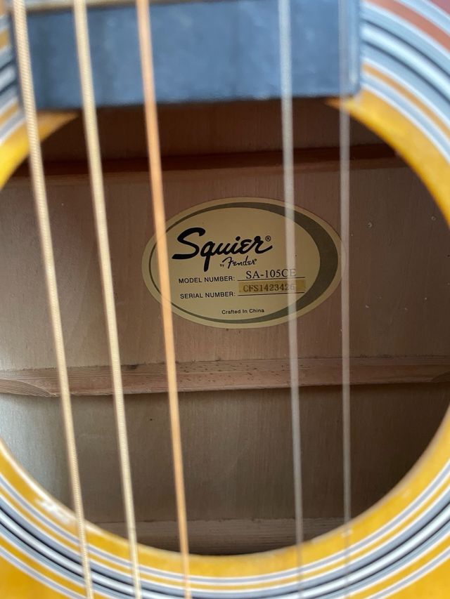 Guitarra acústica Squier