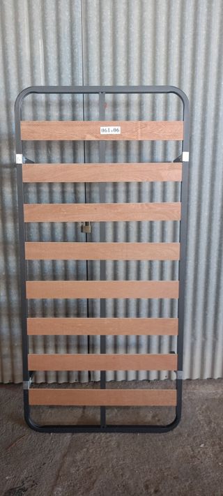 Somier metálico con listones de madera