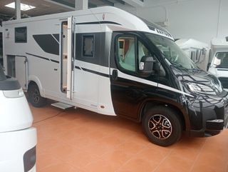 Rapido C86 Night Edition - Compacta - Isla