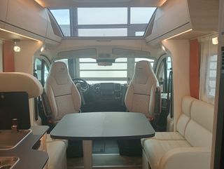 Rapido C86 Night Edition - Compacta - Isla