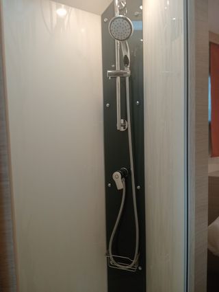 Rapido C86 Night Edition - Compacta - Isla