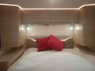 Rapido C86 Night Edition - Compacta - Isla