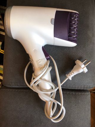 ROWENTA Haartrockner CV8840F0 – 2200 W, Ionen-Technologie, Schnelles & Schonendes Trocknen