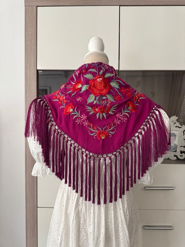 Manton bordado buganvilla