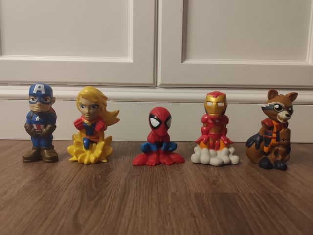 5 Muñecos Marvel Bañera