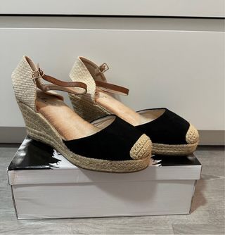 Alpargatas cuña beige-negro