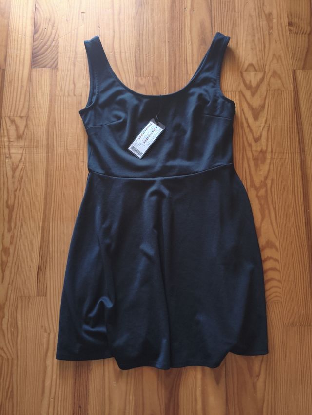 Vestido negro skater