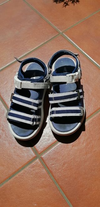 Sandalias MBT mujer Azul/Blanco.