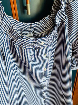 Blusa scollata quadretti blu bianco