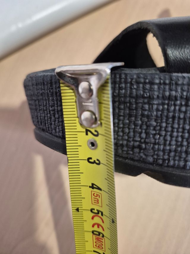 Sandalias cuña negras camilas