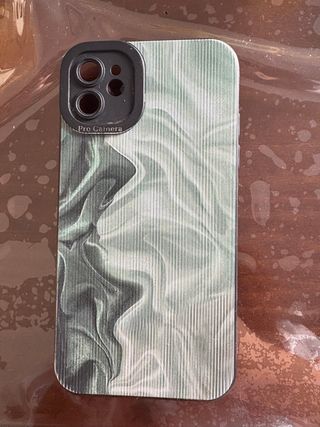 Fundas iPhone 11 : 2 euro cada una 