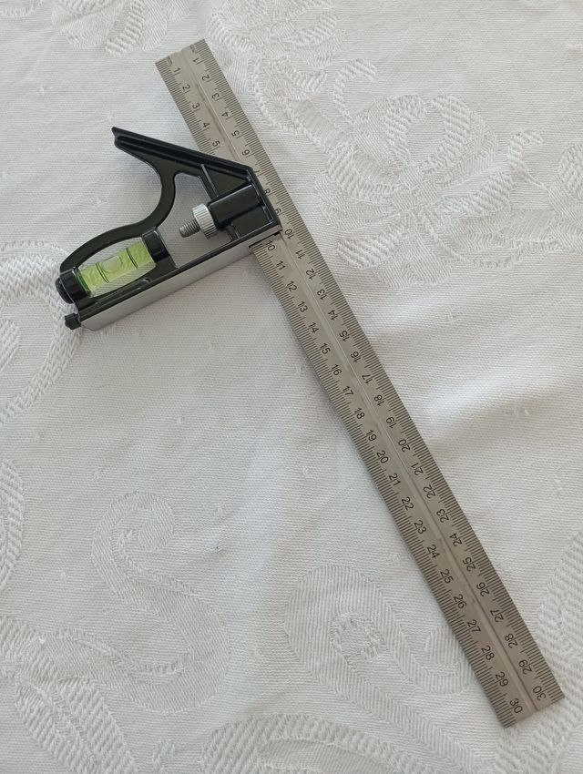 Escuadra Combinada de Carpintero 300mm