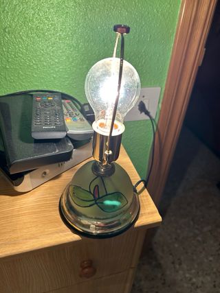 Lámpara sobremesa vintage dorada