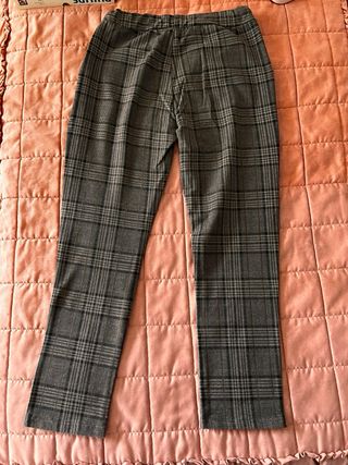 Pantaloni a quadri grigi e marroni