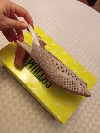 Zapatos Gompez mujer gris