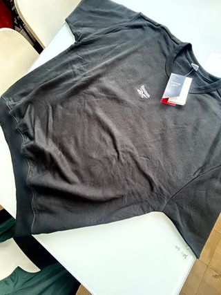 Sudadera Reebok Classic negra