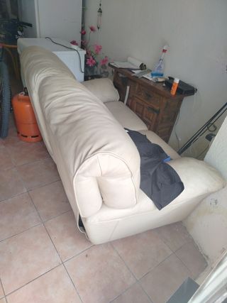 Sofá piel sintética beige
