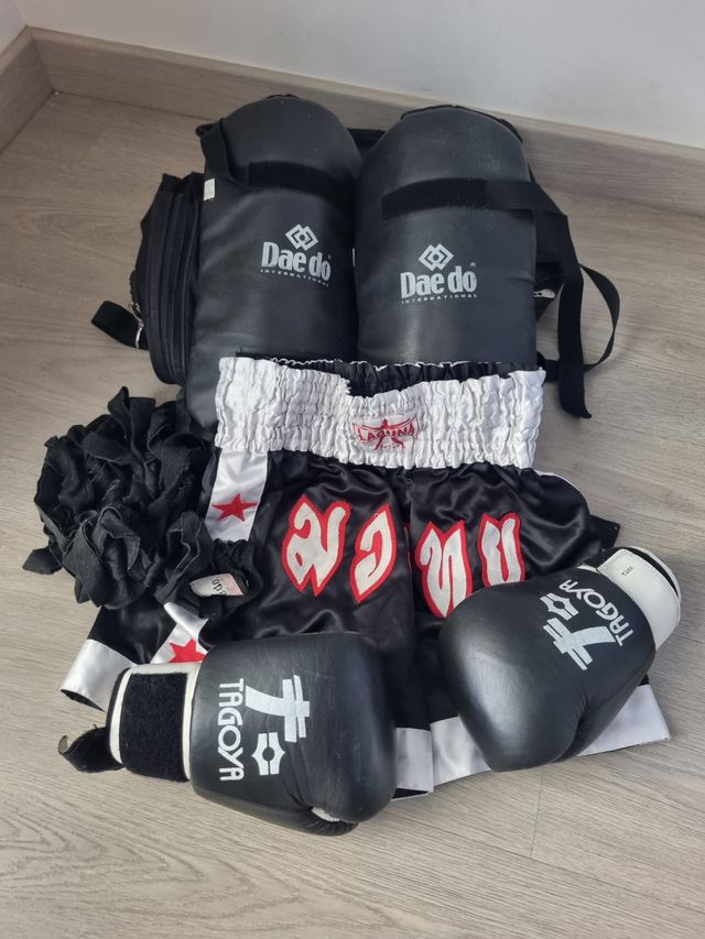 Equip. Boxeo: Guantes, espinilleras, etc.