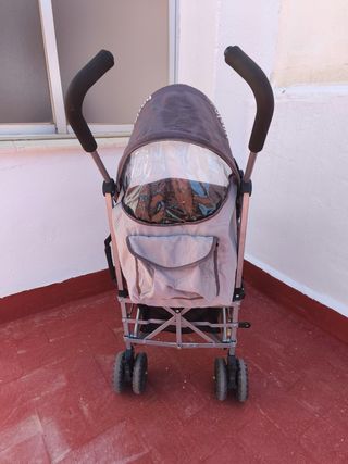 Carrito bebé ligero muy poco usado