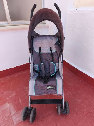 Carrito bebé ligero muy poco usado
