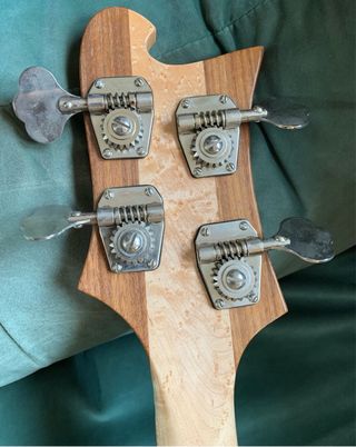 Bajo Rickenbacker 4001 C64