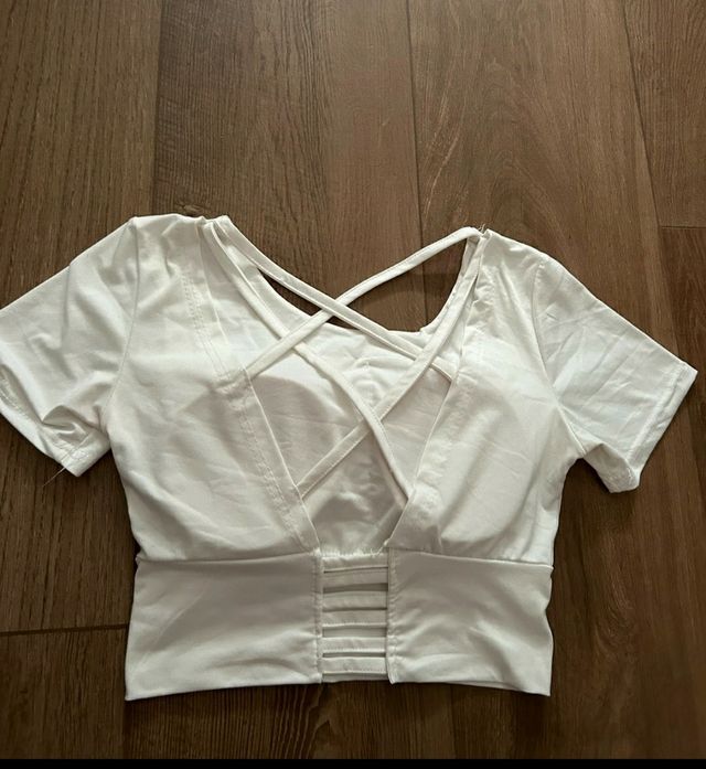 Top deportivo blanco - espalda cruzada