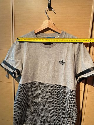 Camiseta Adidas Vintage Gris