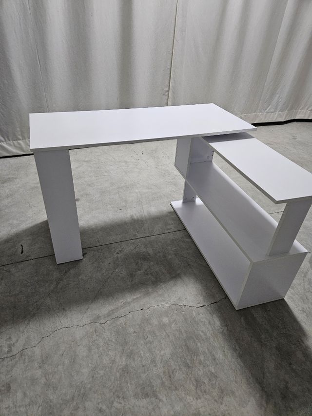 Escritorio esquinero blanco