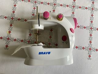 Máquina de coser Bravo - Mini