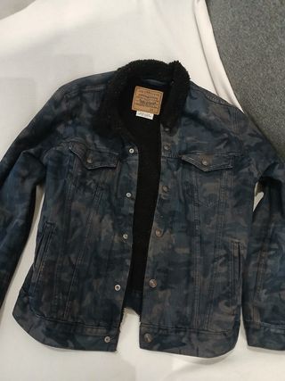 Chaqueta vaquera Levis Premiun camuflaje talla L. 