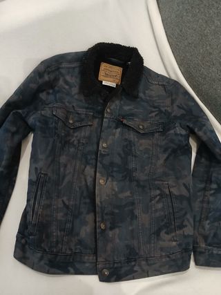 Chaqueta vaquera Levis Premiun camuflaje talla L. 