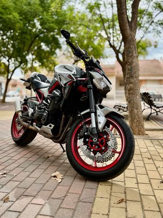 Kawasaki Z900 (2023) A2.  6500 kms