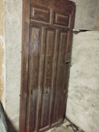 Puerta exterior de madera