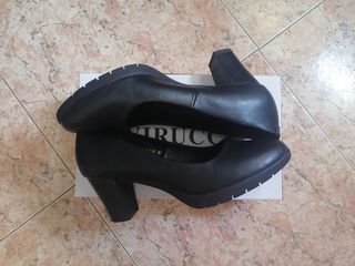 Zapatos Virucci negros, talle 41