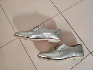 Zapatos Krack beige y plata, talla 36