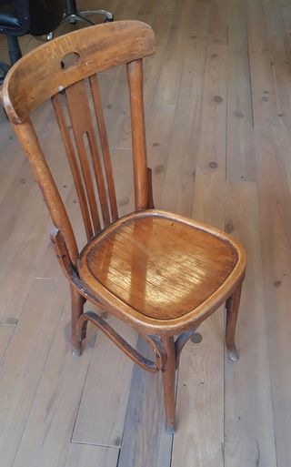 Silla Thonet antigua de madera