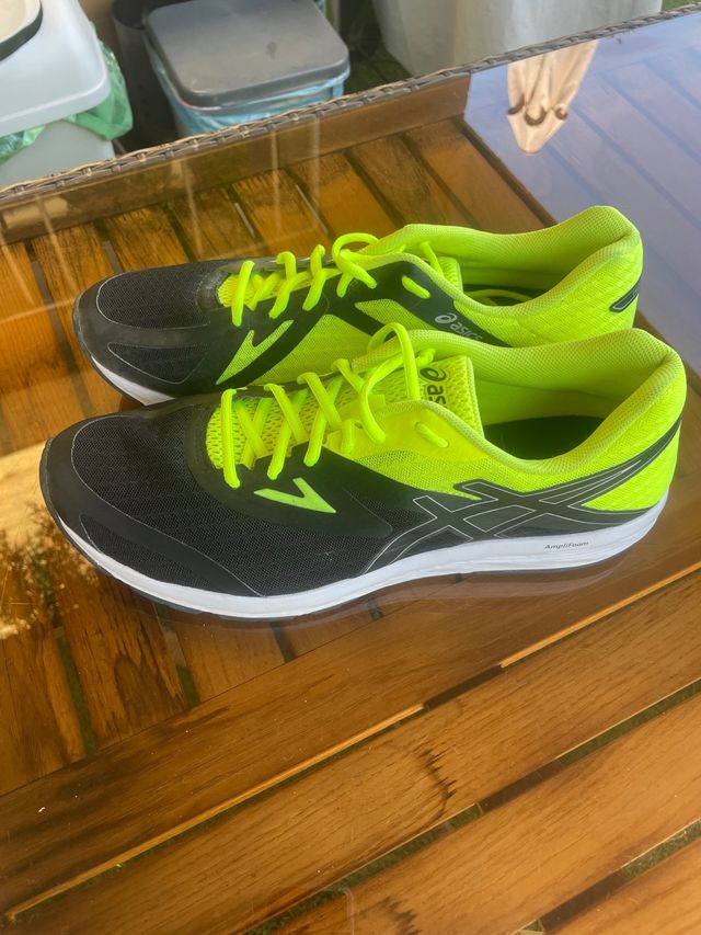 Zapatillas Asics running amarillas y negras