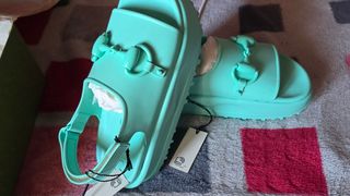 Sandalias Gucci de goma, nuevas a estrenar. T-40