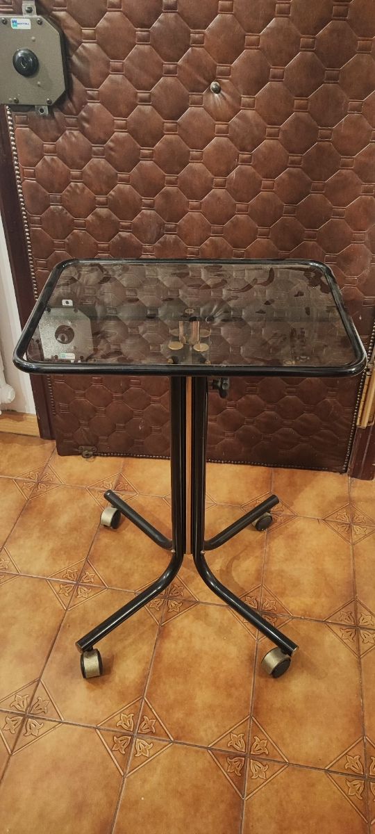 Mesita auxiliar cristal