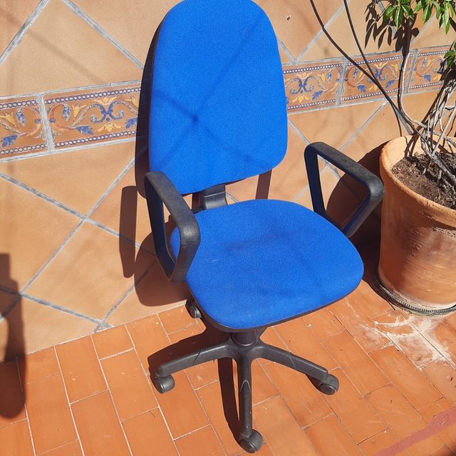 Sillón oficina azul tela